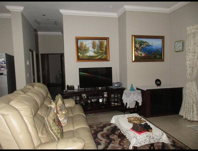 2 BEDROOM TOWNHOUSE FOR SALE IN RETIRE AT MIDSTREAM